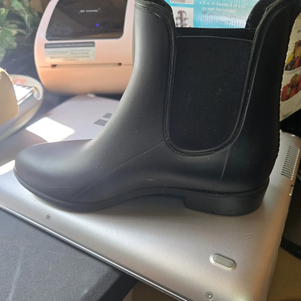 Capelli of New‎ York Black Chelsea Rain Boots